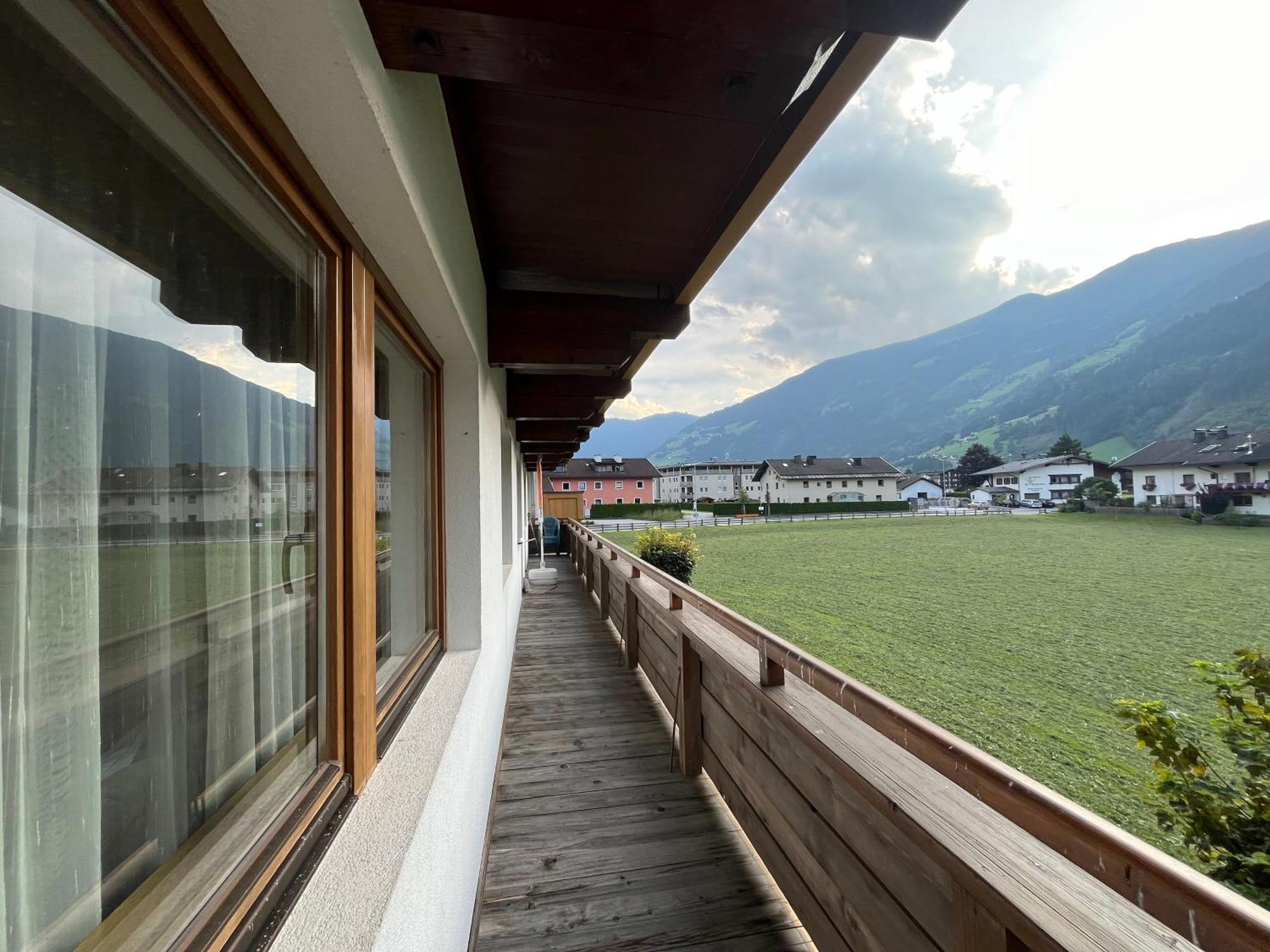 Zell Views Apartments Цель-ам-Циллер Экстерьер фото