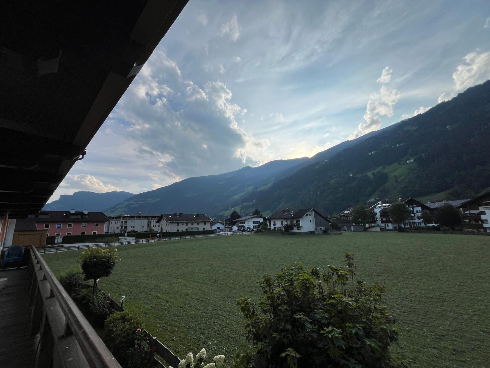 Zell Views Apartments Цель-ам-Циллер Экстерьер фото